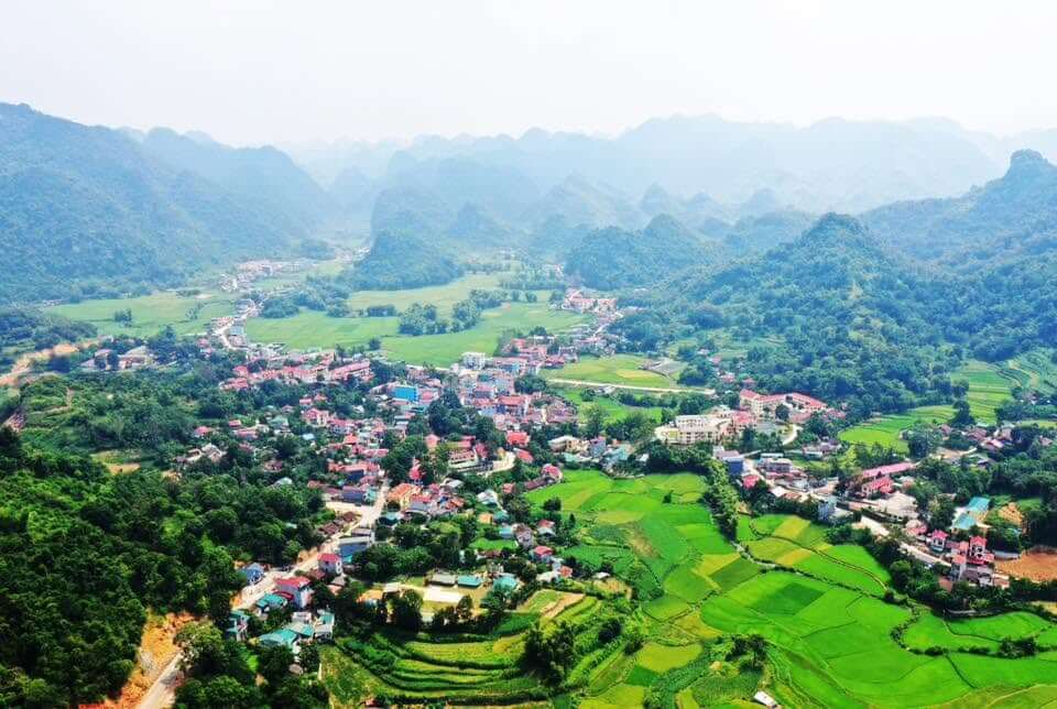 Chợ Hạ Lang