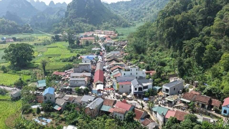 Chợ Háng Chấu