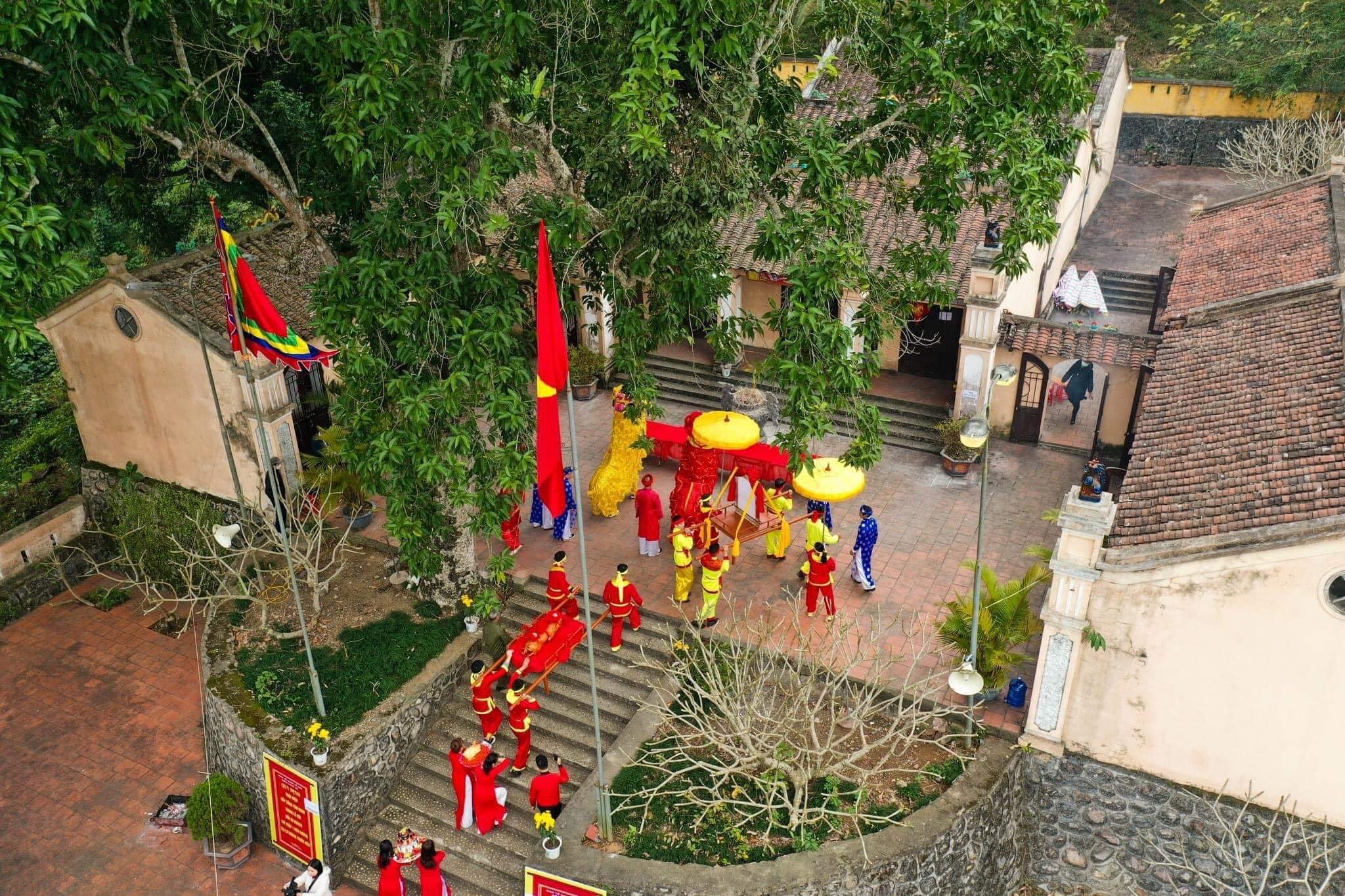 Lễ hội đền Vua Lê