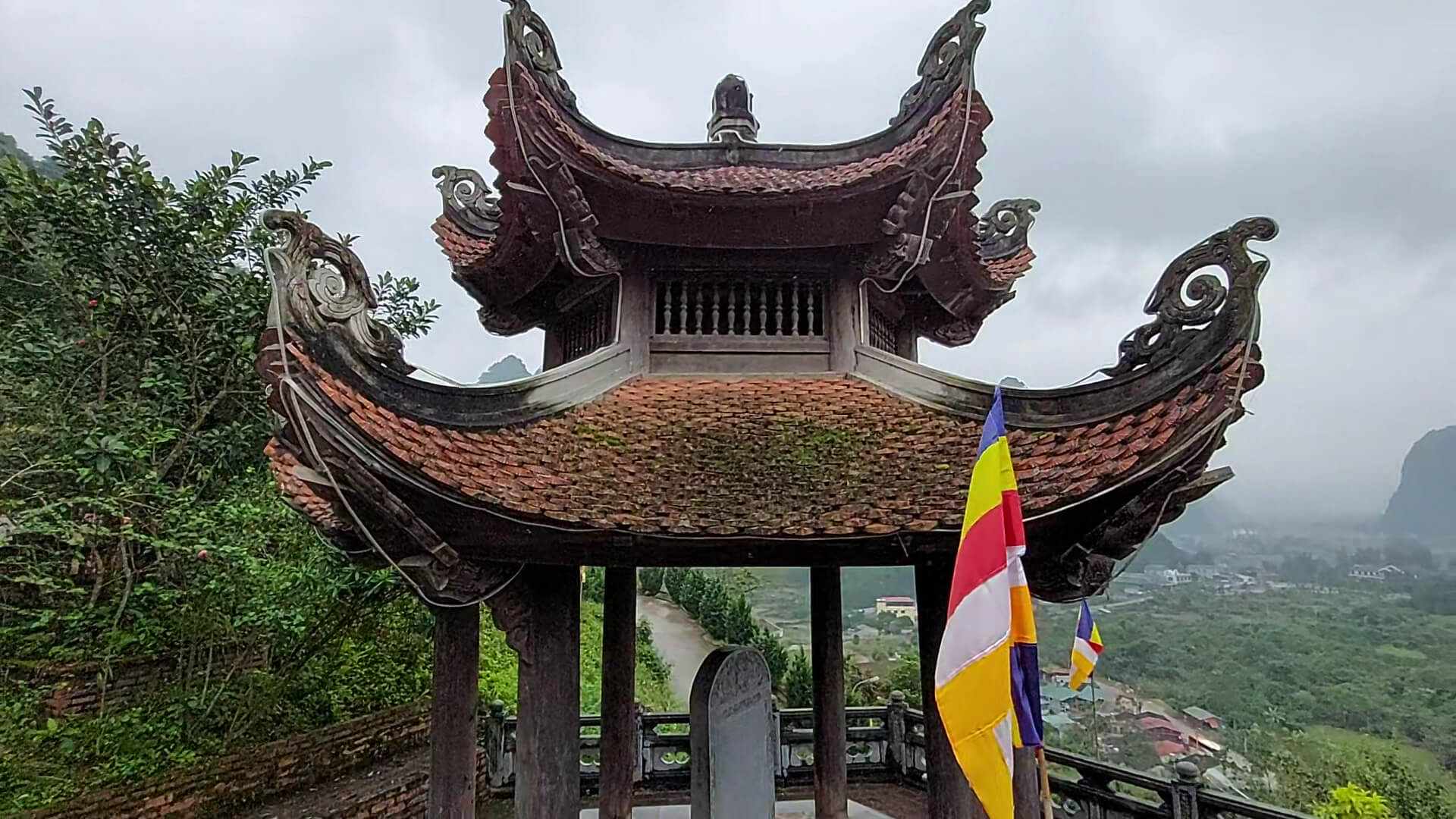 Chùa Phật Tích Trúc Lâm Bản Giốc