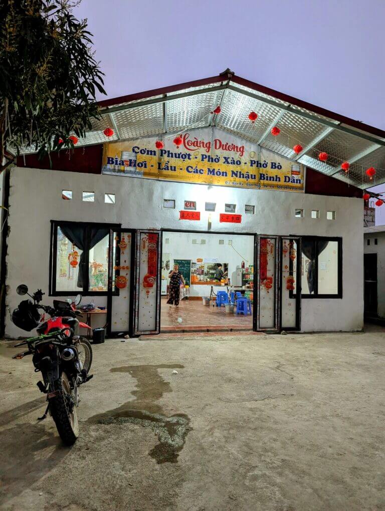 Cơm bình dân Hoàng Dương - Xã Đàm Thủy