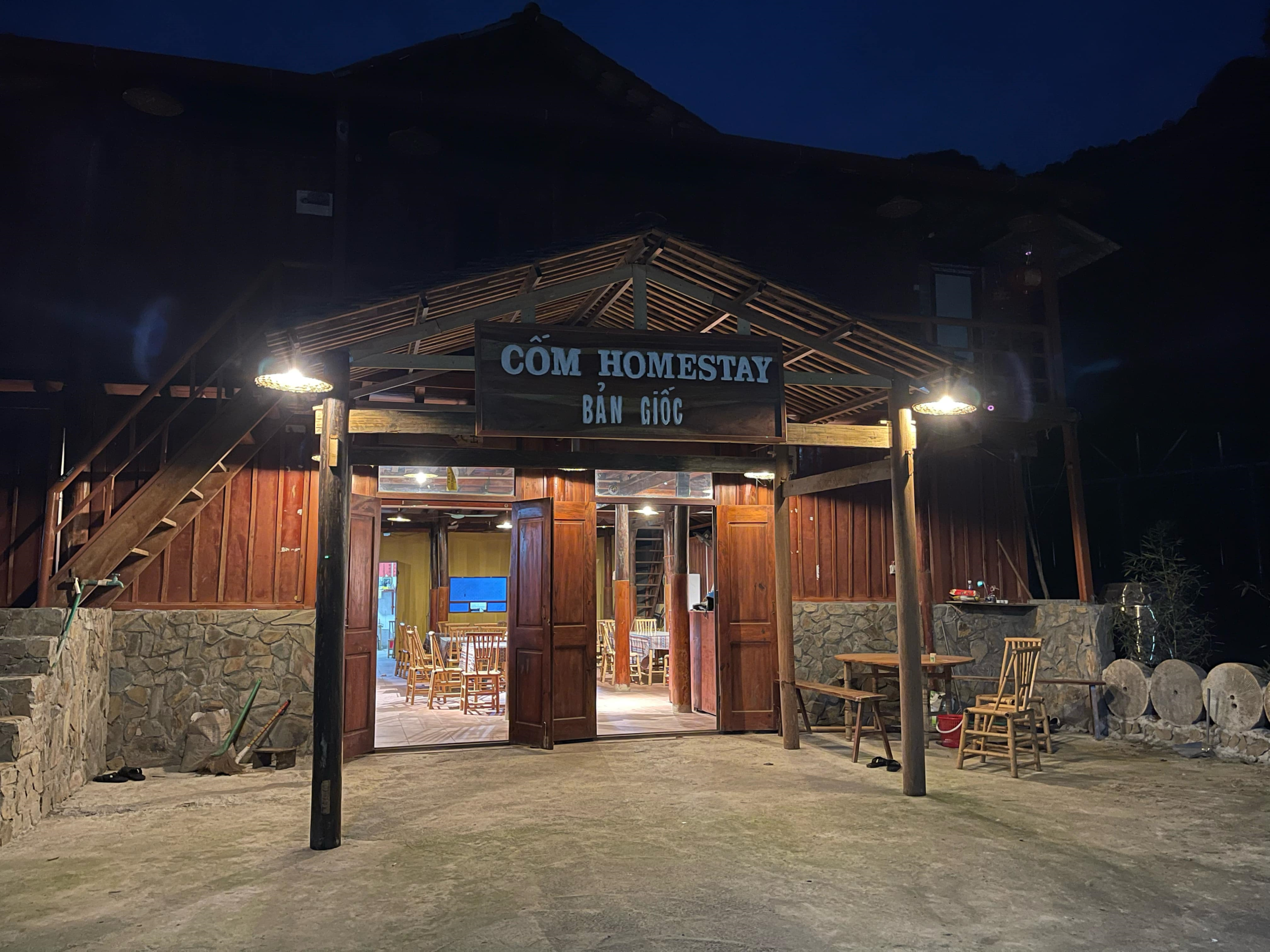 Cốm Homestay Bản Giốc