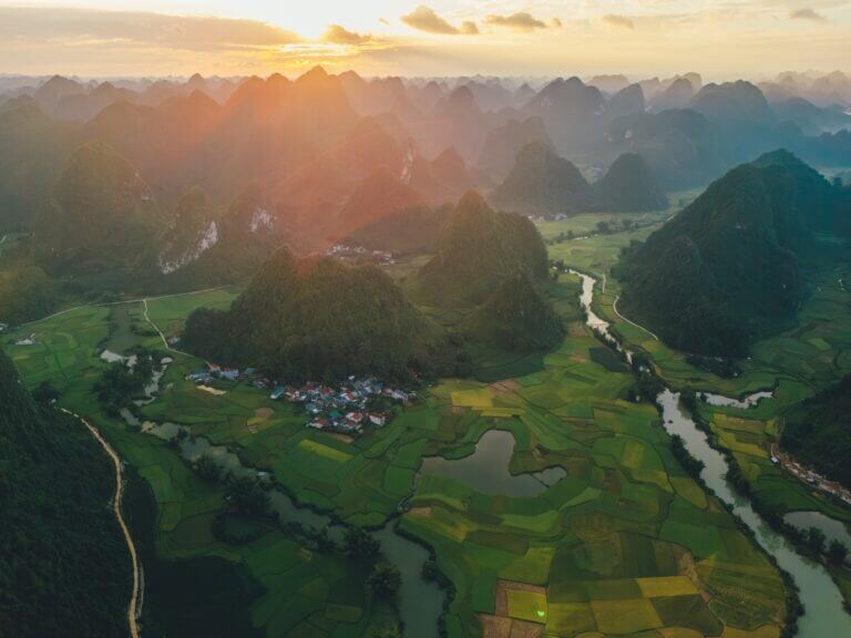Điểm ngắm bình minh Giốc Rùng - Xã Đình Phong