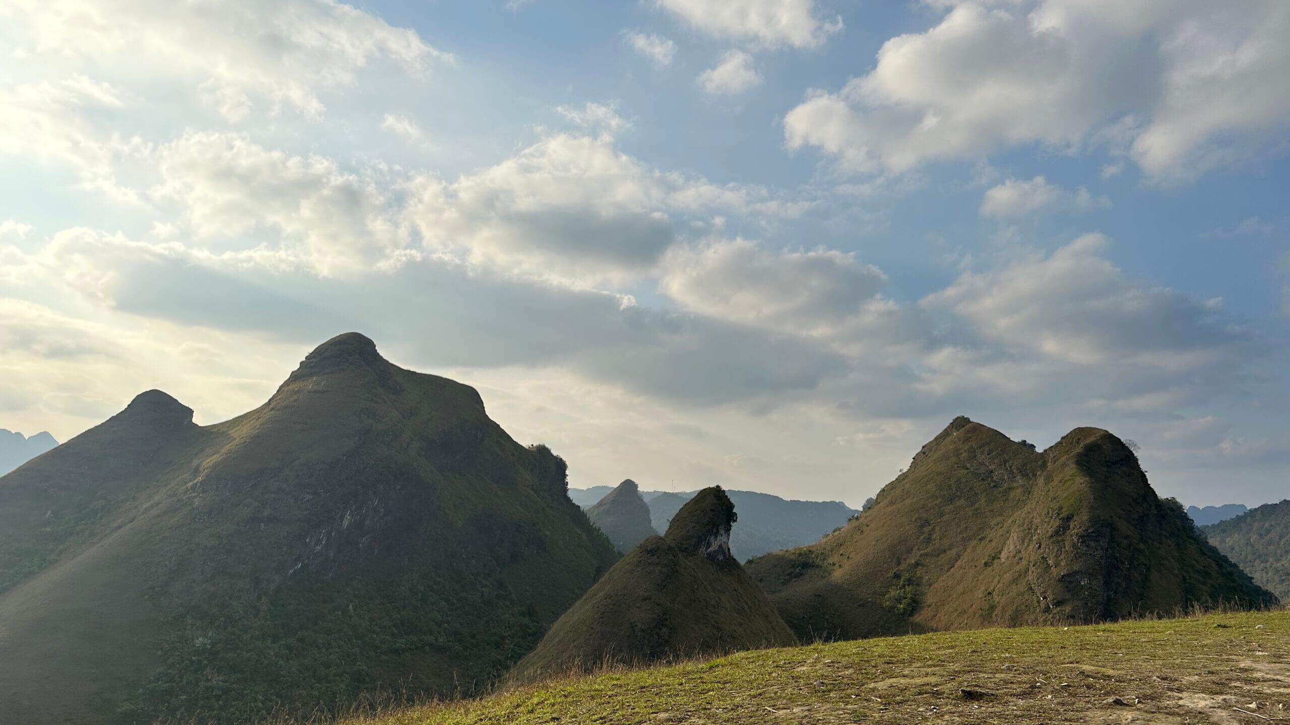 Đồi cỏ cháy ba quáng