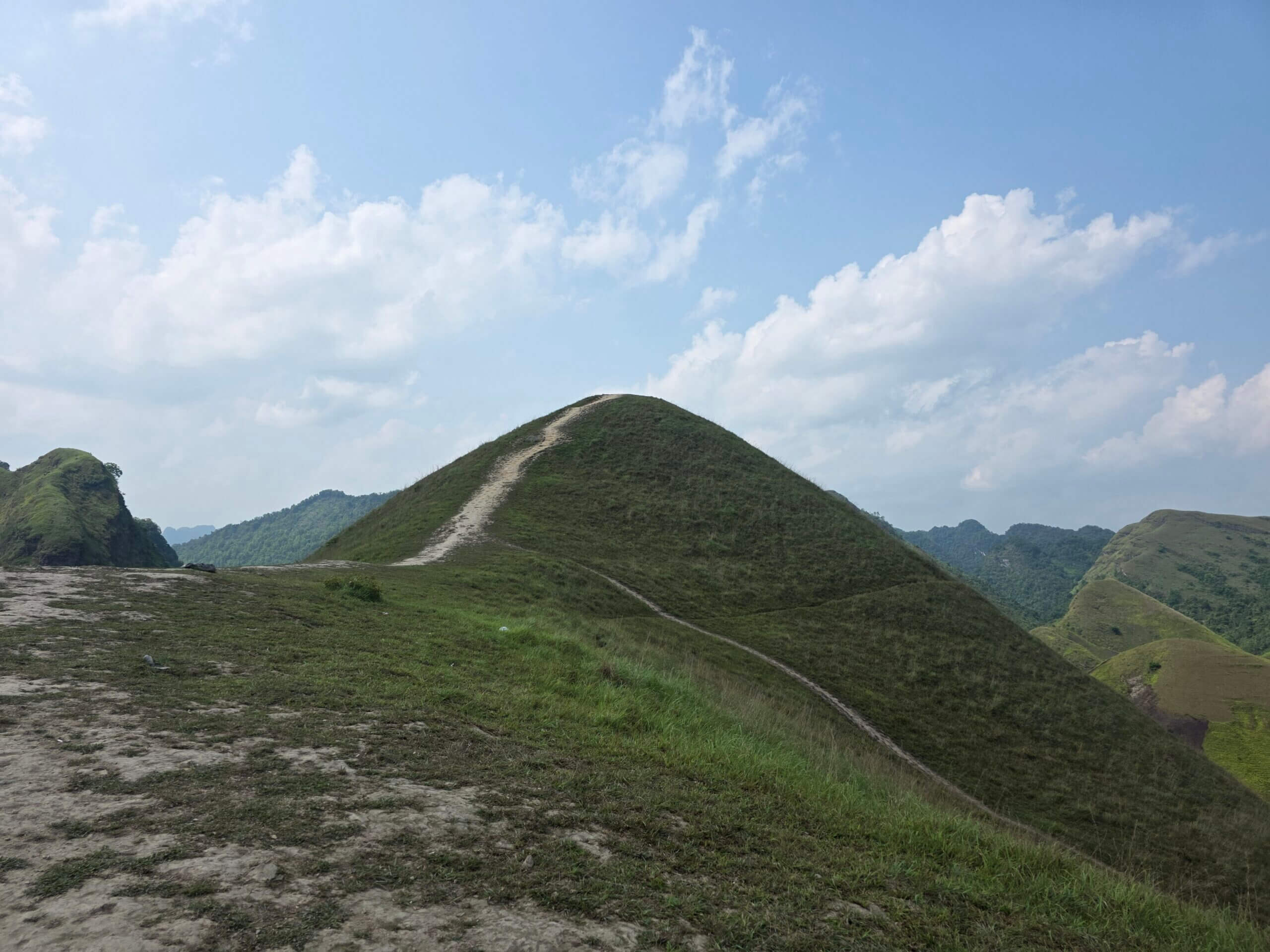 Đồi cỏ cháy ba quáng