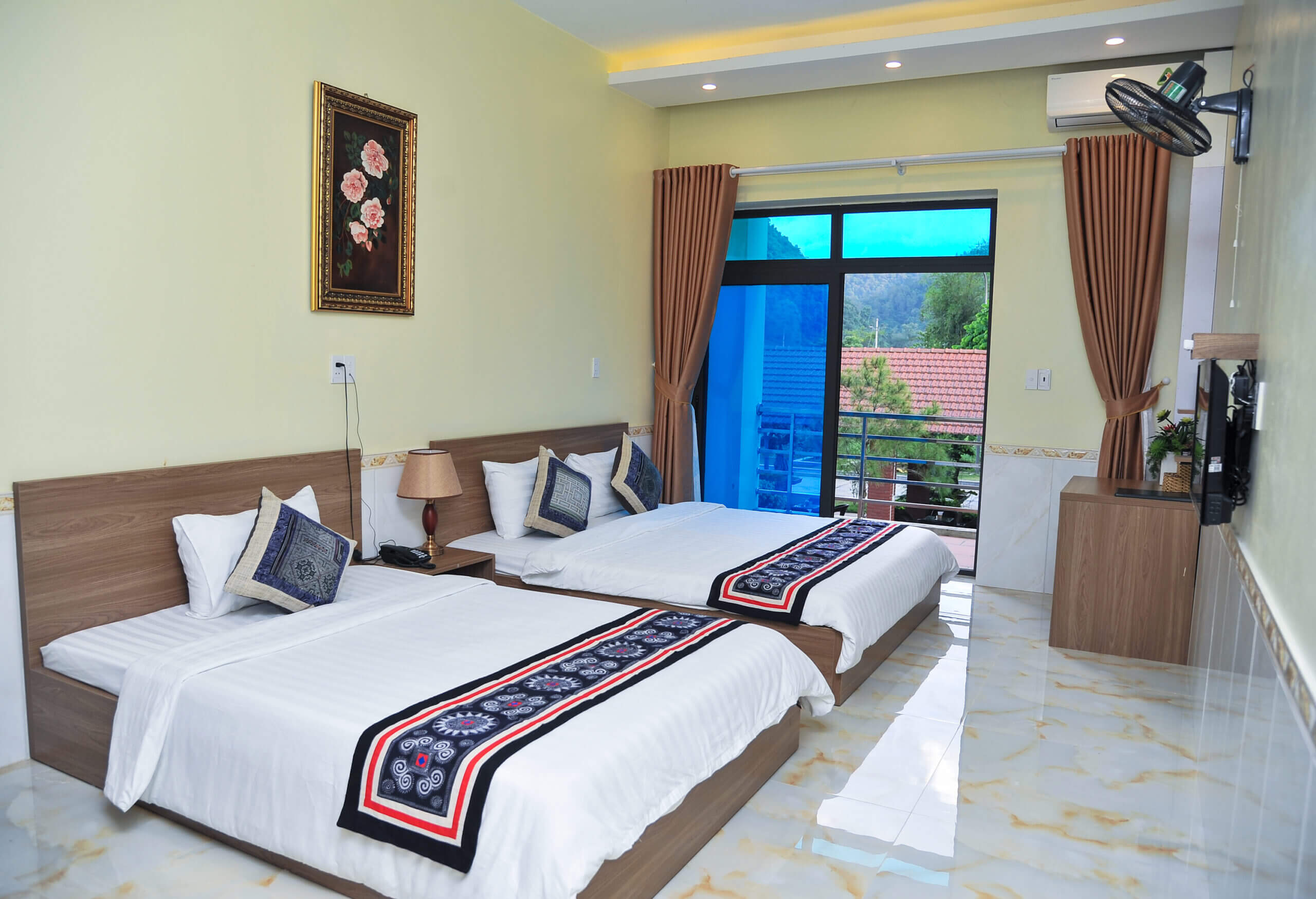 Khách Sạn Bản Giốc Quây Sơn