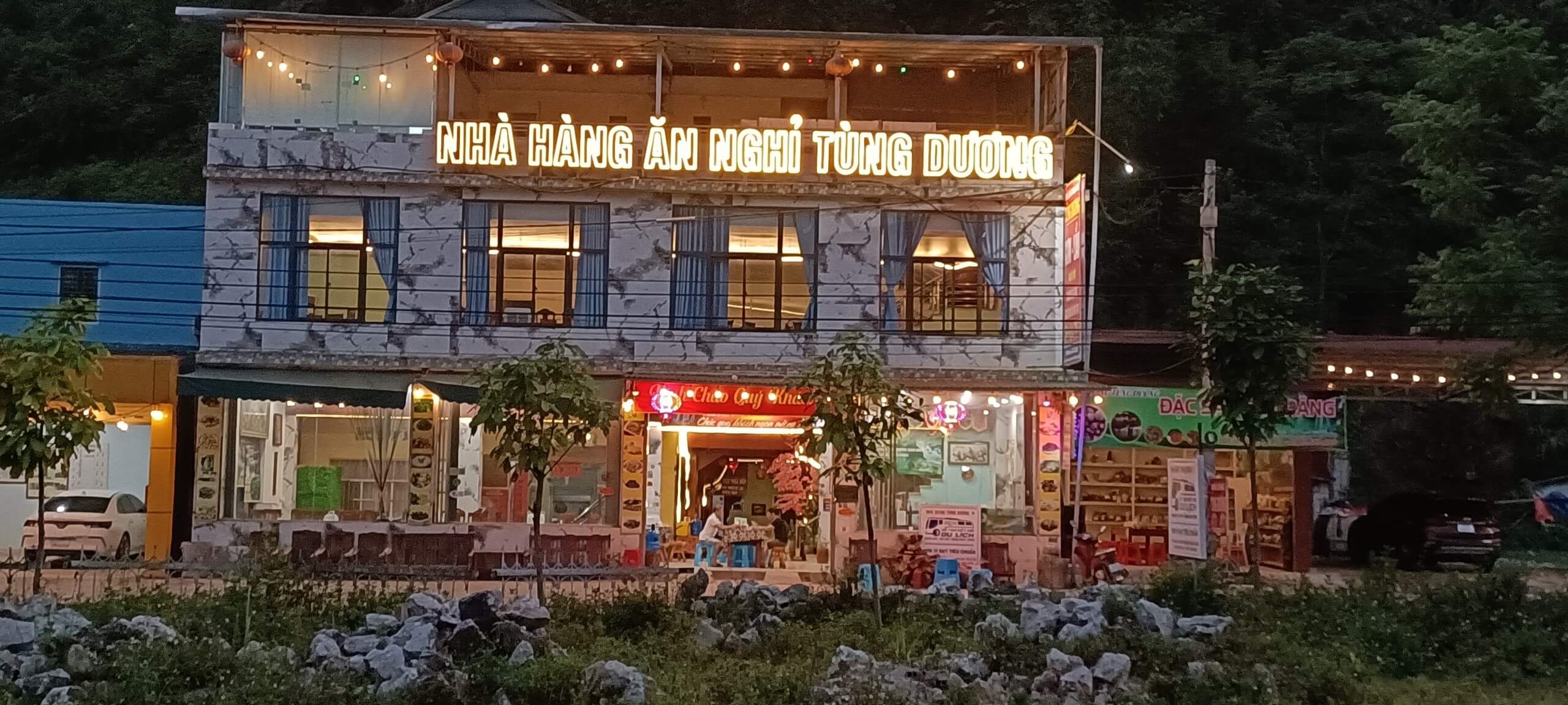 Nhà Nghỉ Tùng Dương