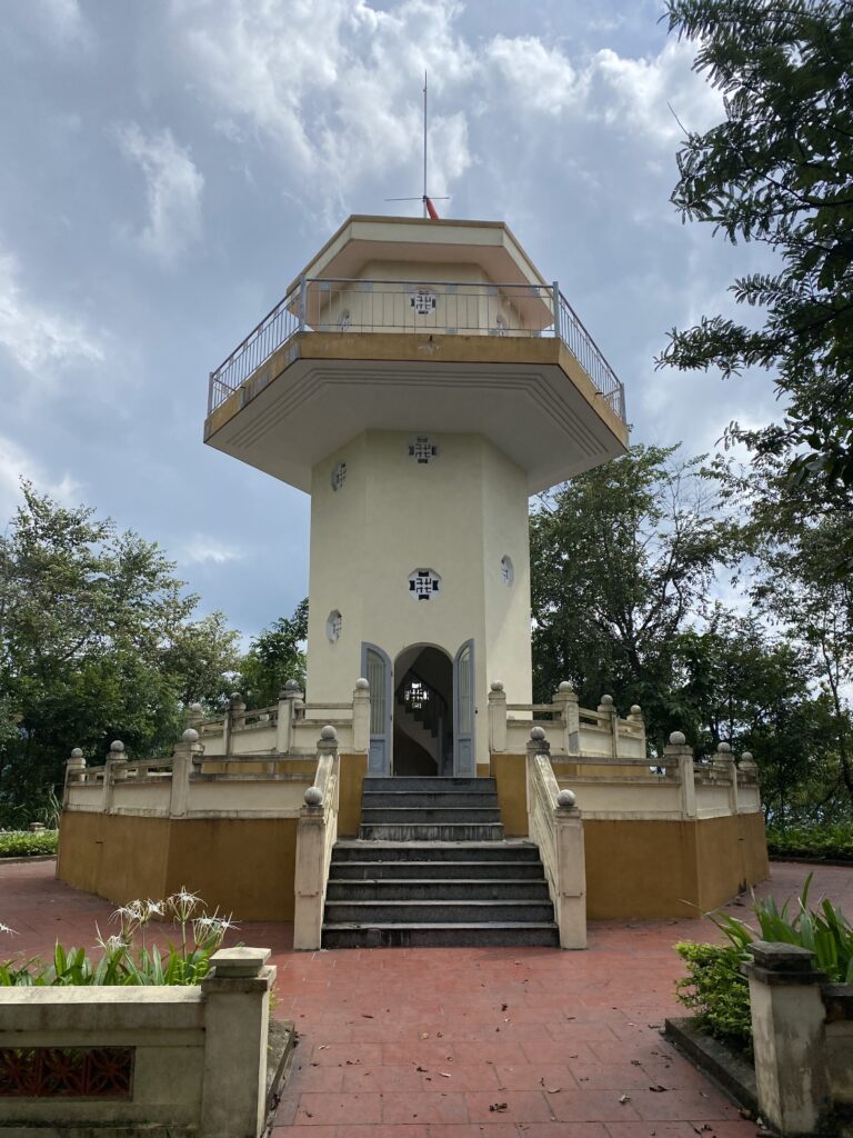 Đỉnh núi Slam Cao - Xã Tam Kim