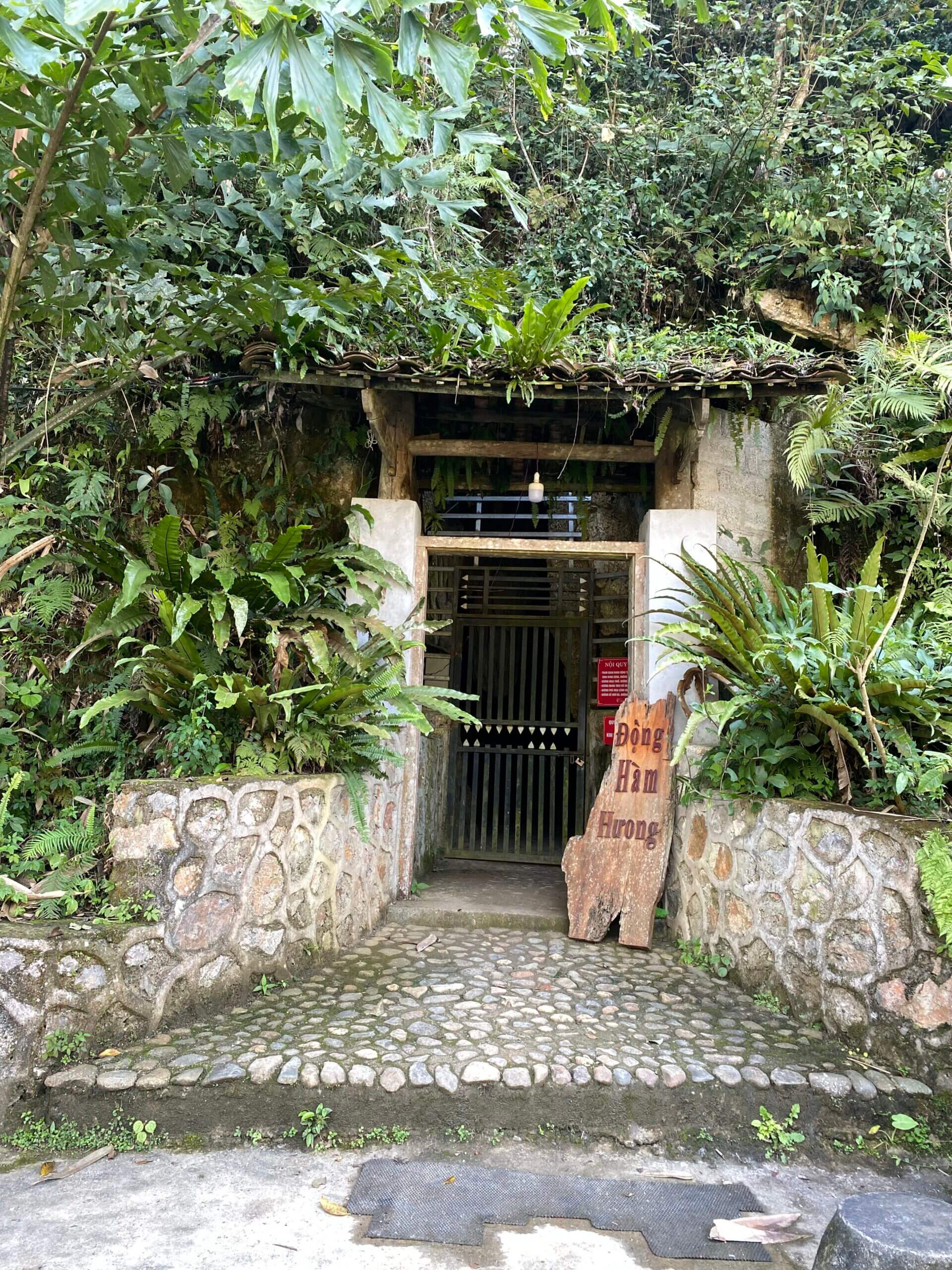 Hồ Thang Hen