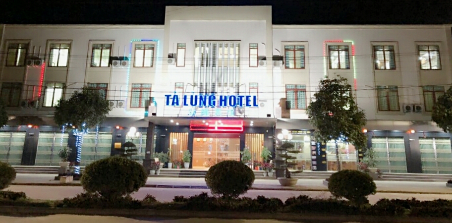Khách sạn Tà Lùng