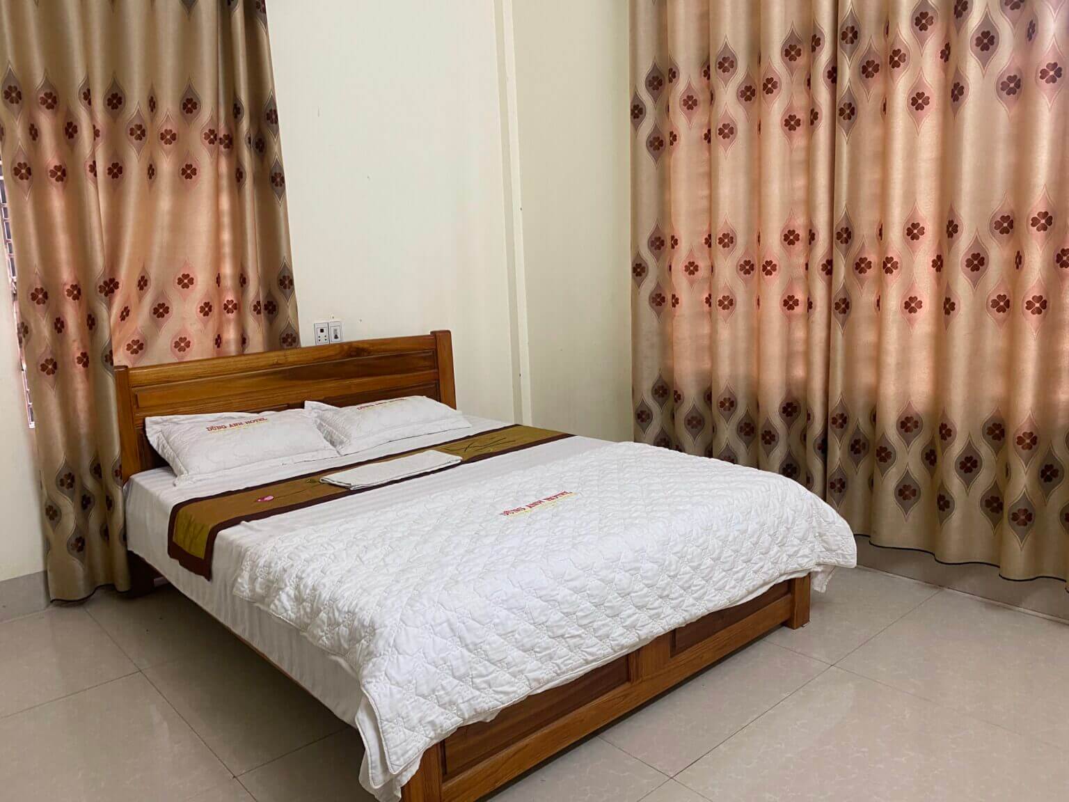NHÀ NGHỈ DŨNG ANH ( DŨNG ANH HOTEL )
