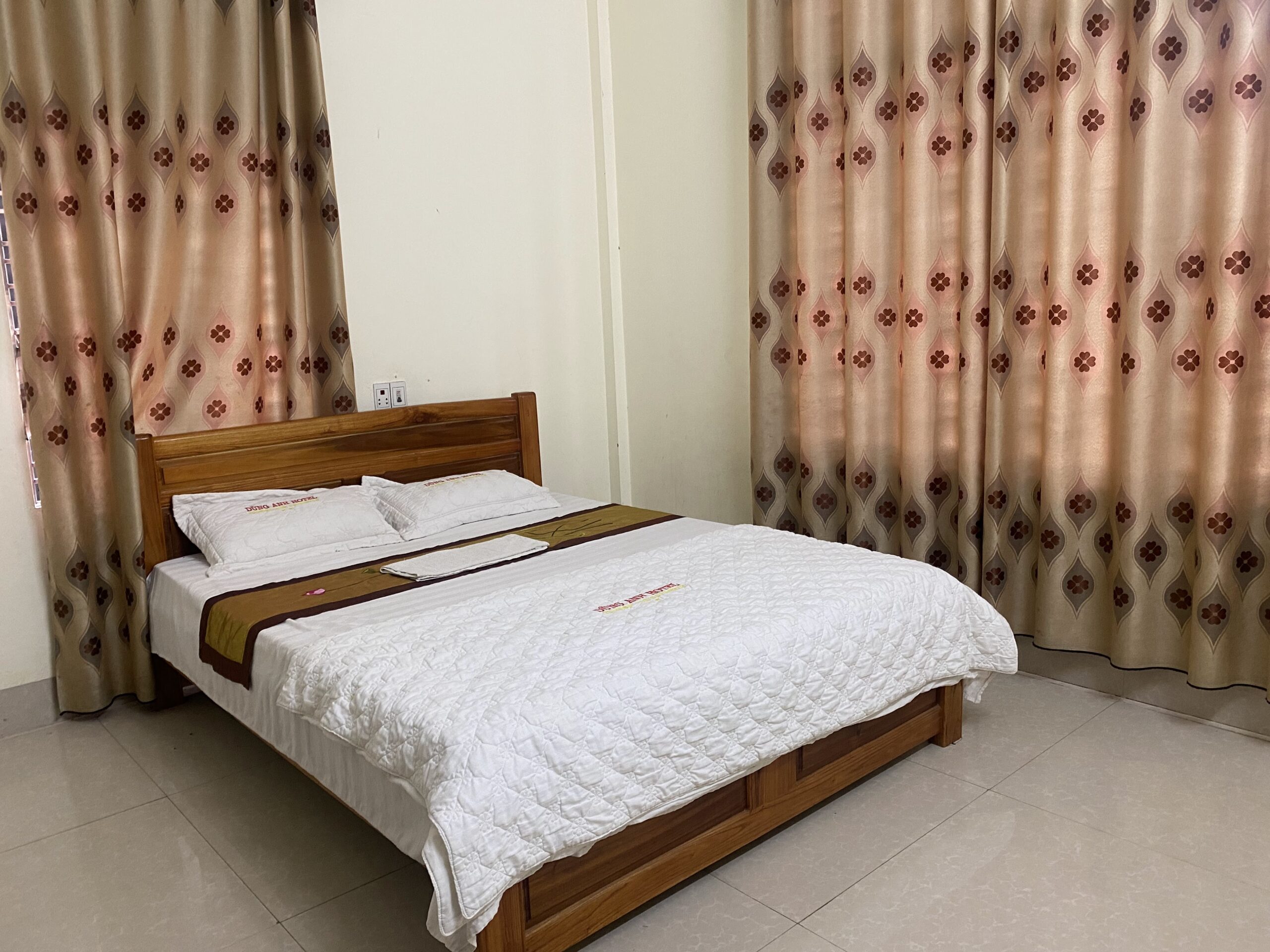 NHÀ NGHỈ DŨNG ANH ( DŨNG ANH HOTEL )