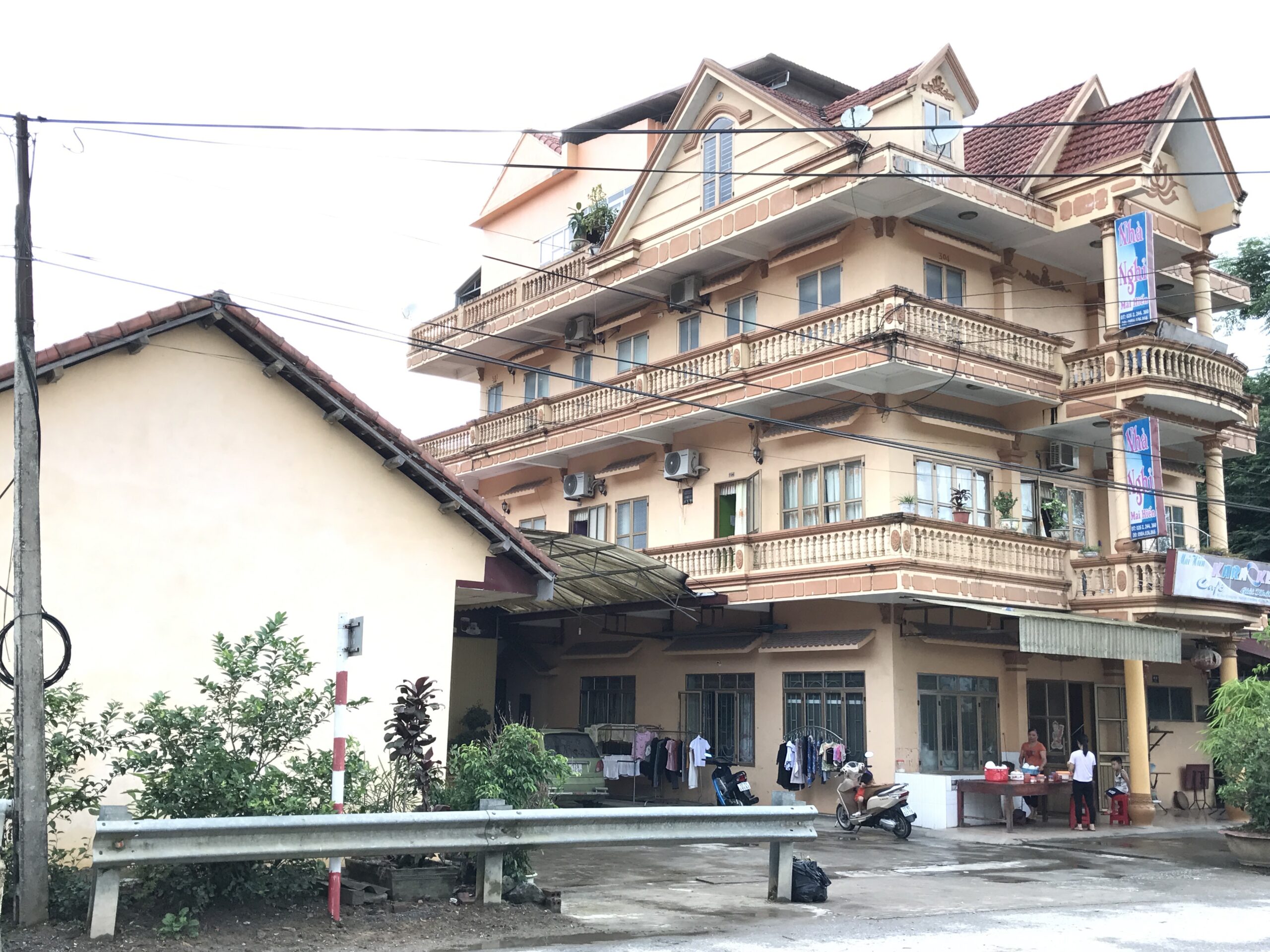 Nhà Nghỉ – Karaoke – Cafe Mai Hiến