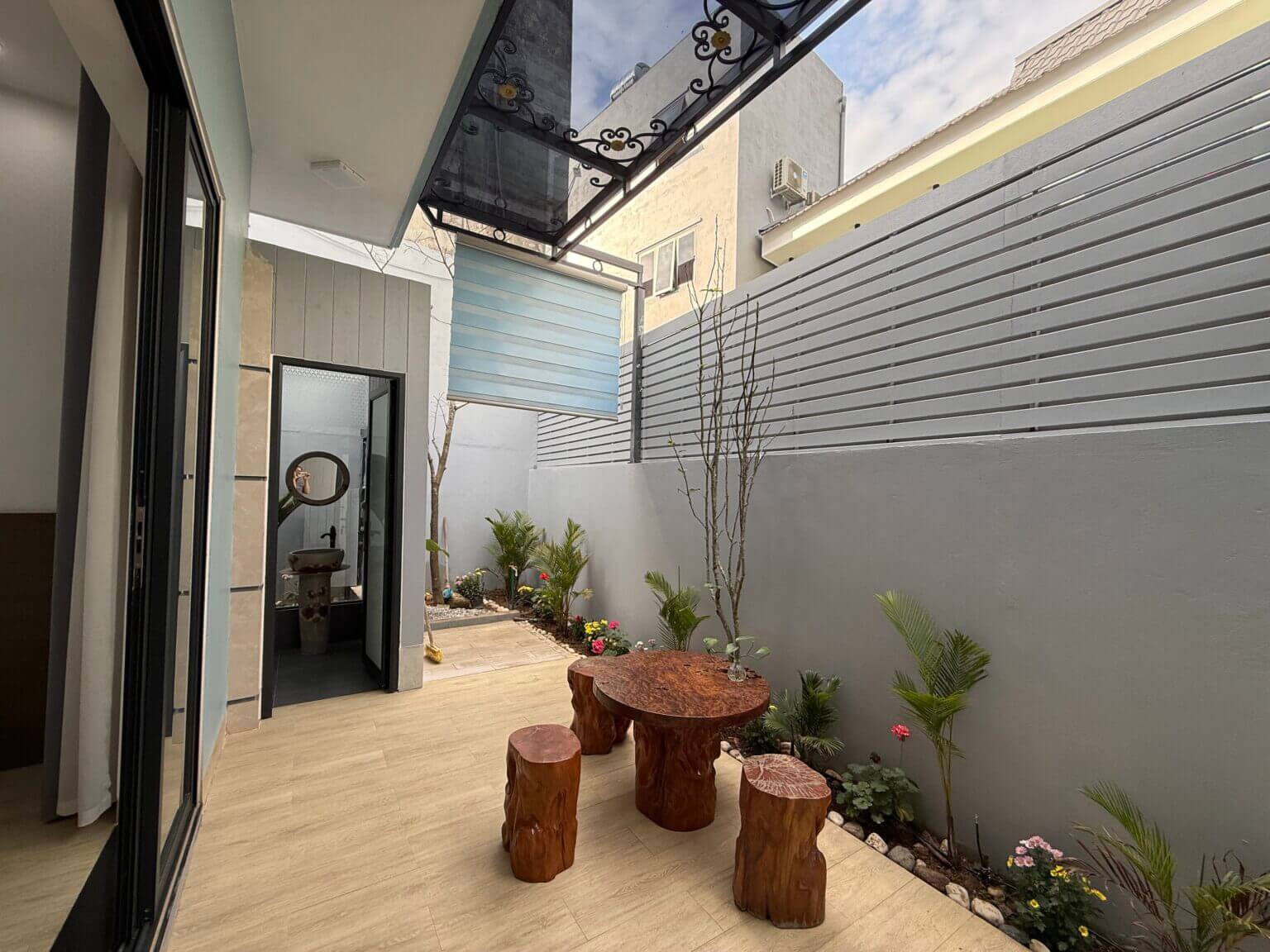 8x Homestay