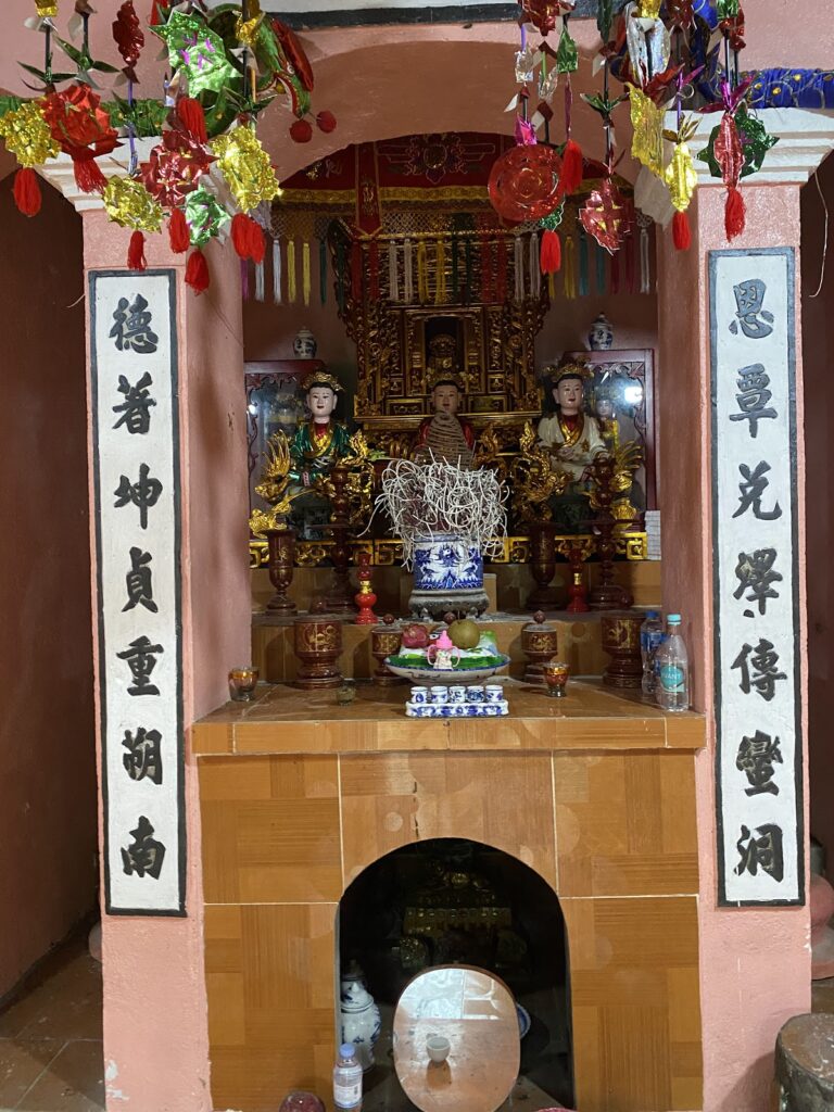 Vong Tien Cung Shrine