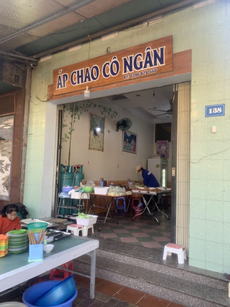Áp Chao Cô Ngân Phố Cũ - Phường Thục Phán