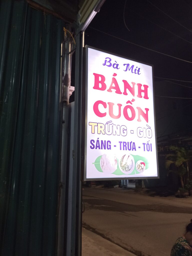 Bánh cuốn Bà Mít - Phường Thục Phán