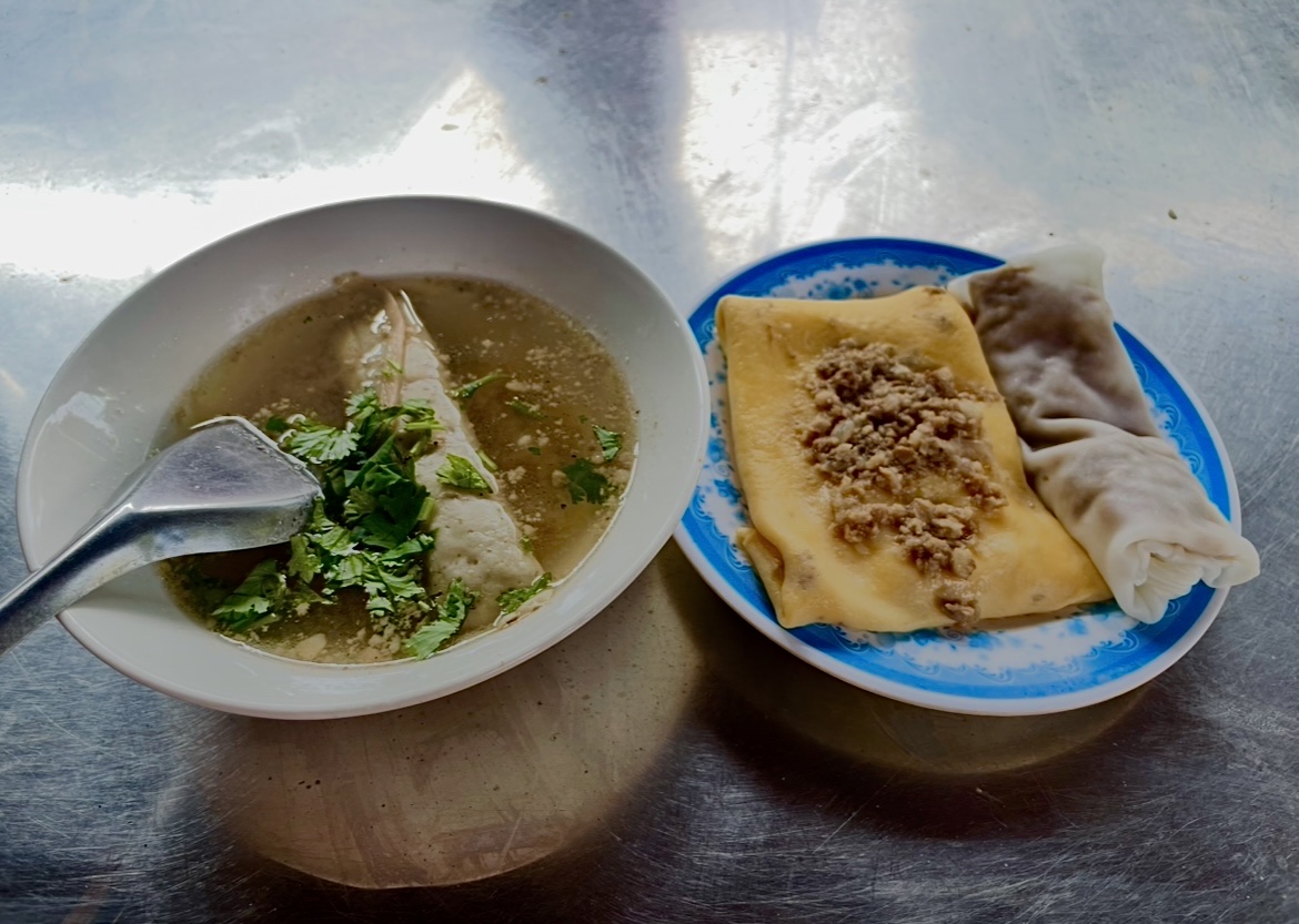 Bánh cuốn chị Dư