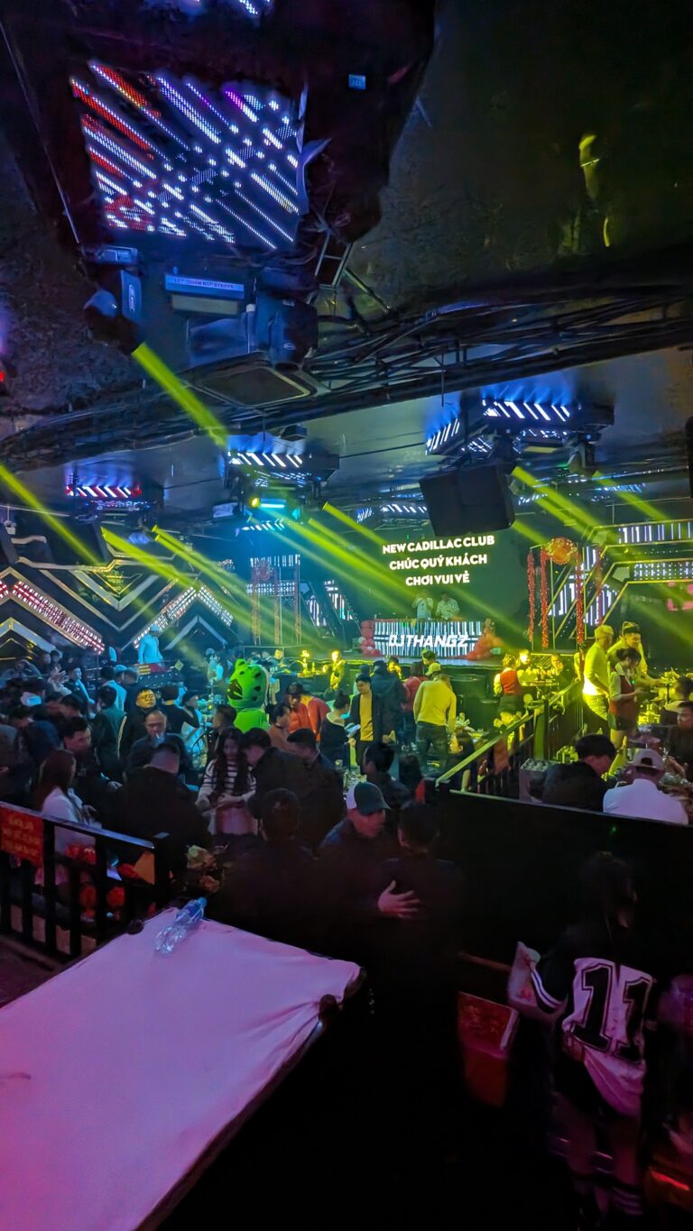 Cadillac Club - Phường Thục Phán