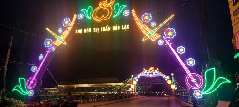 Chợ Đêm Thị Trấn Bảo Lạc - Xã Bảo Lạc
