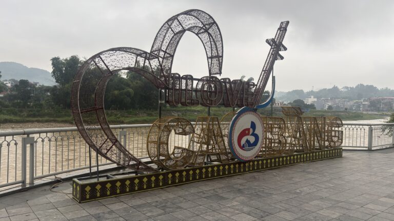 Đài ngắm cảnh sông Bằng - Phường Thục Phán