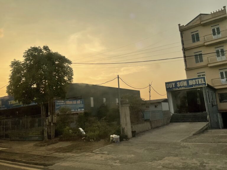Duy Sơn Hotel - Phường Thục Phán