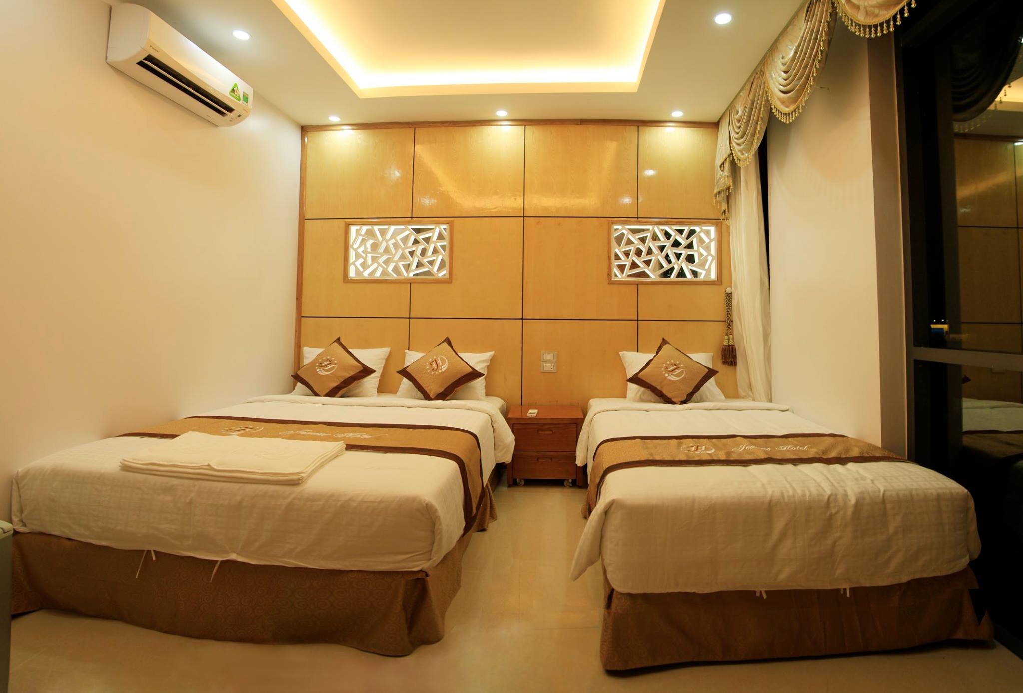 Jeanne Hotel CaoBang
