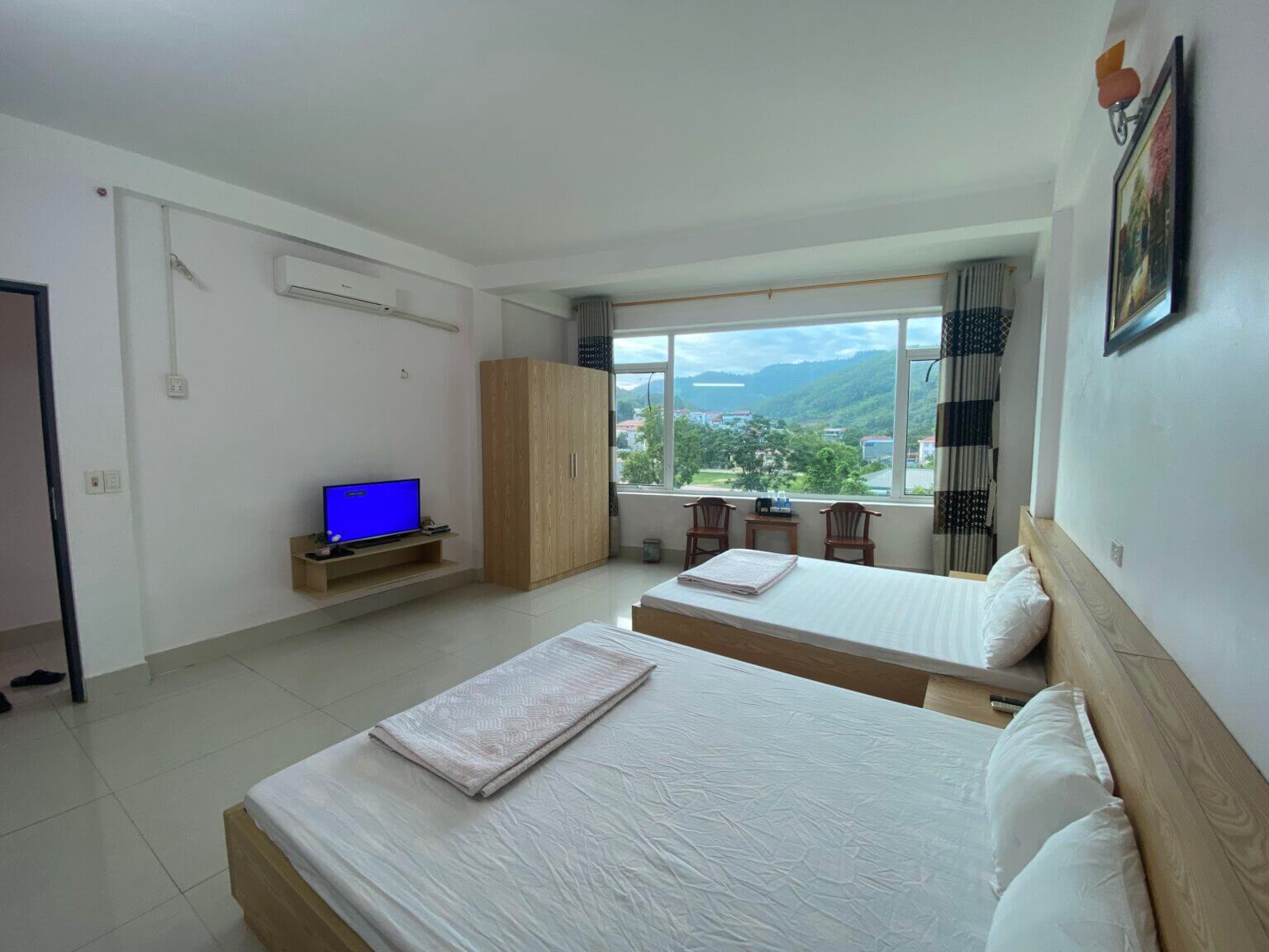 Khách sạn Quý Anh