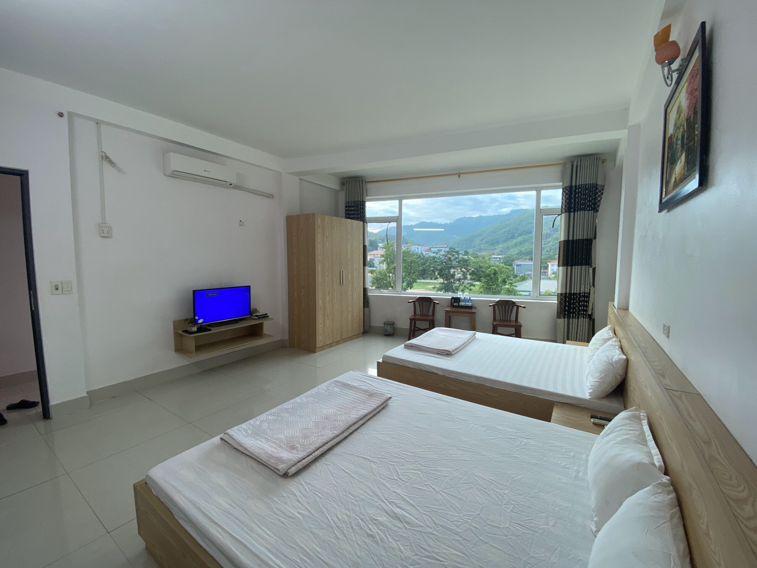 Khách sạn Quý Anh