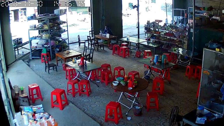 Nhà Hàng Lục thị Thư - Xã Cần Yên