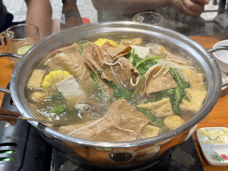 Nhà Hàng Ngã Ba Sông-Lẩu Thức Yến - ảnh 2