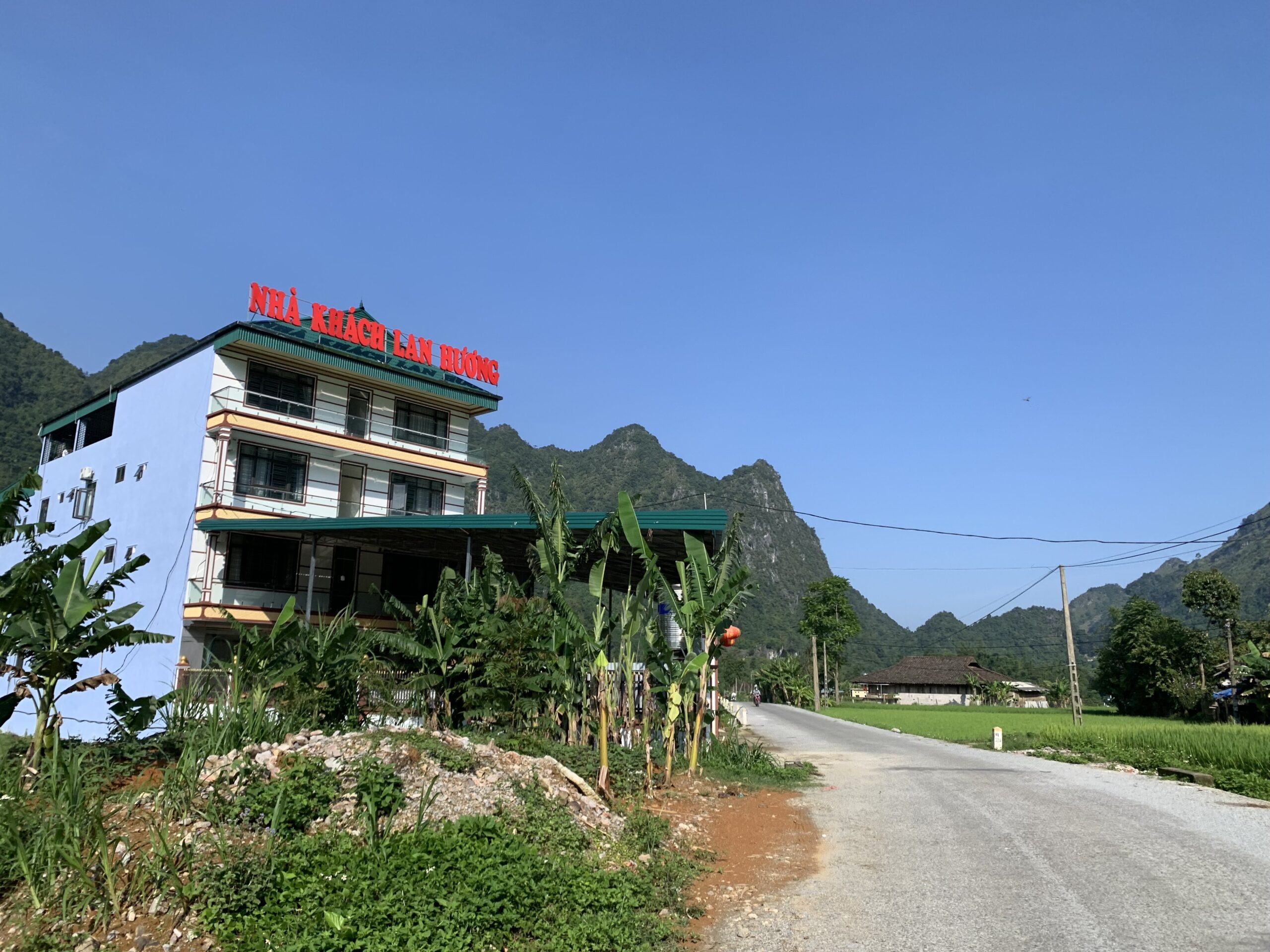 Nhà Khách Lan Hương