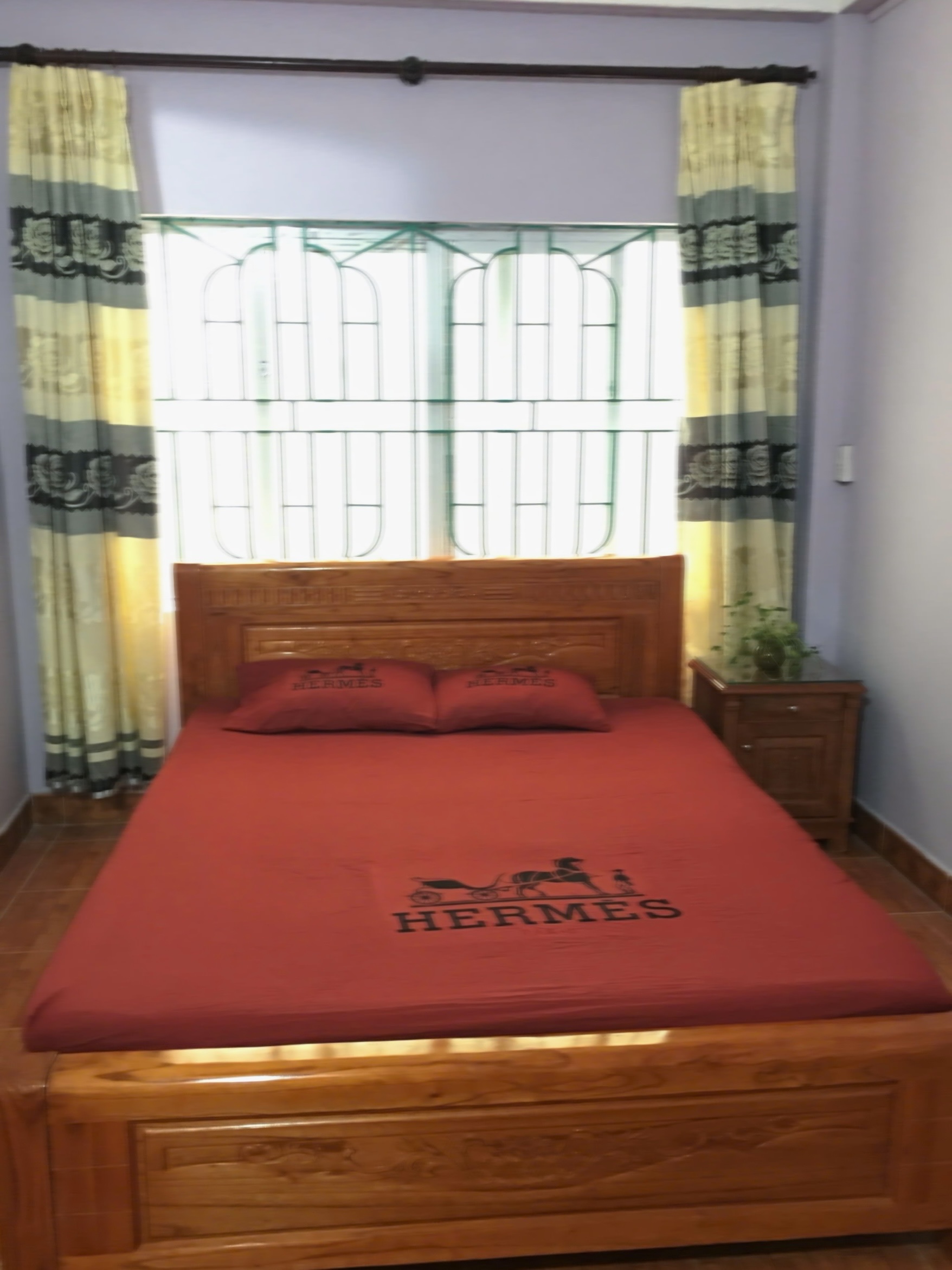 nhà nghỉ Linh Hoàng