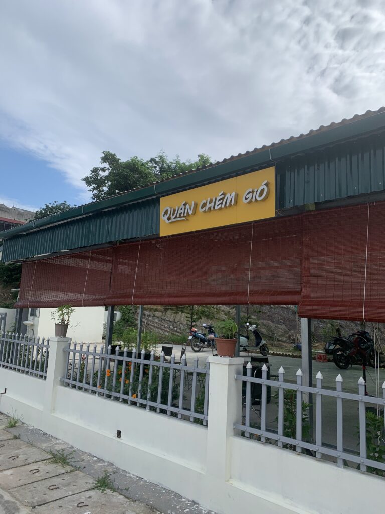 Ông Toàn cà phê Ngã ba Sông - Phường Thục Phán