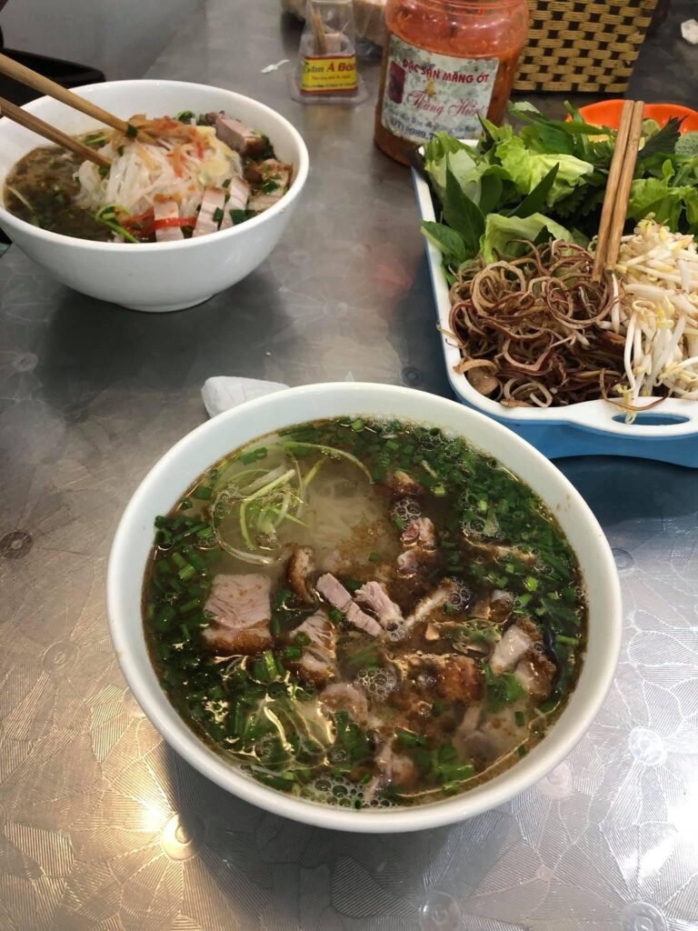 Phở, bánh cuốn chú Thịnh cô Hương - Phường Thục Phán