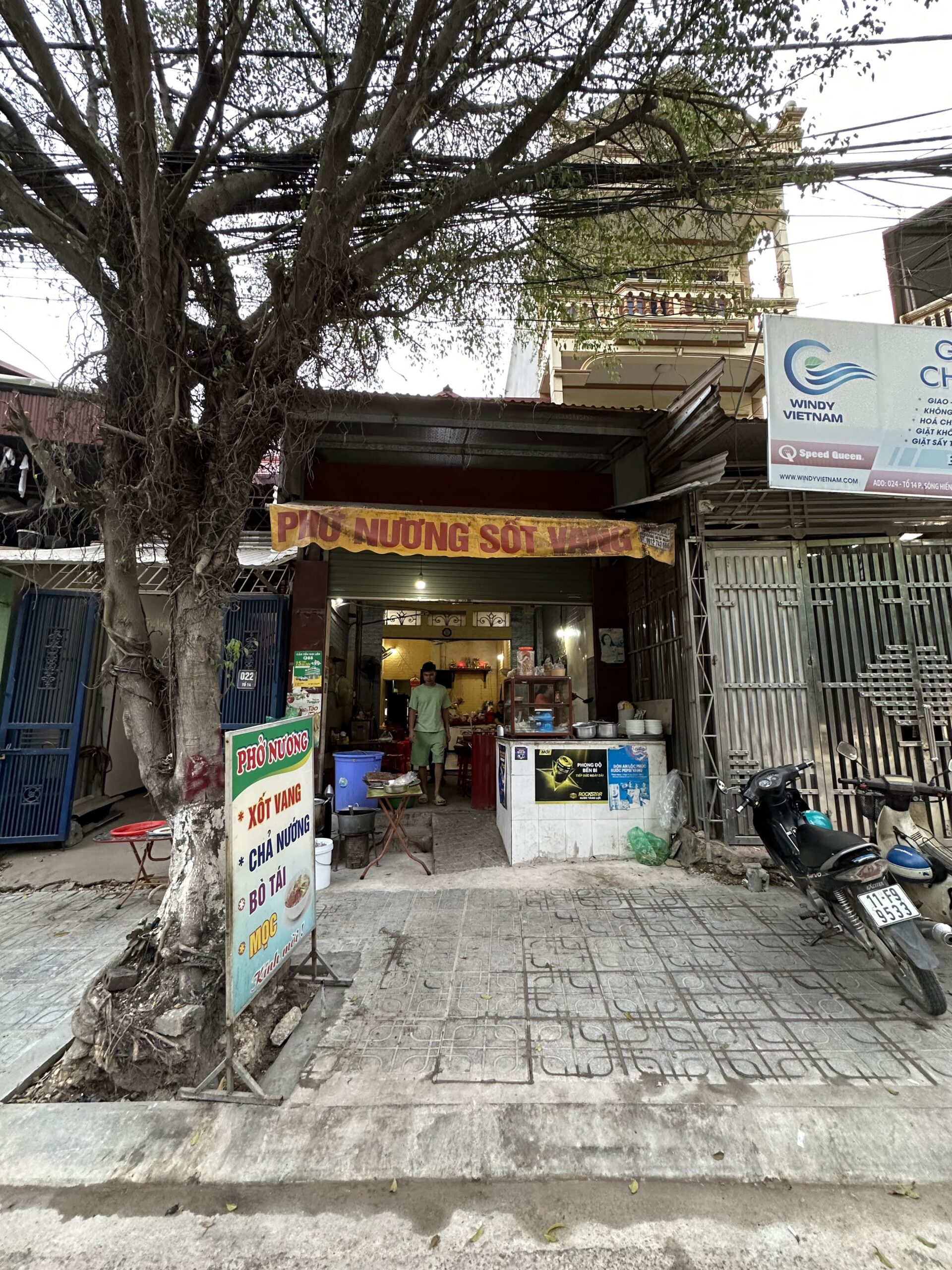 Phở Nương sốt vang sông hiến