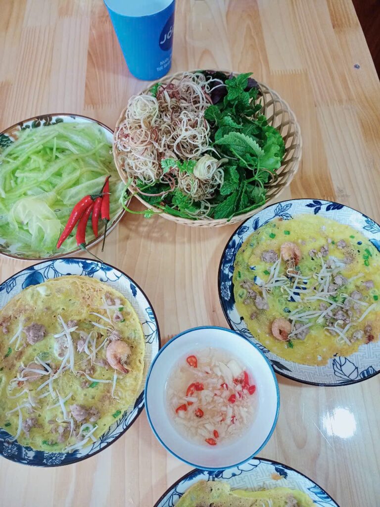 Quán bánh xèo HuongTrang - Phường Thục Phán