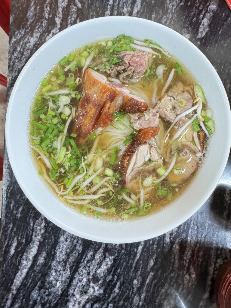 Quán phở vịt quay Tới Thảo - Phường Thục Phán