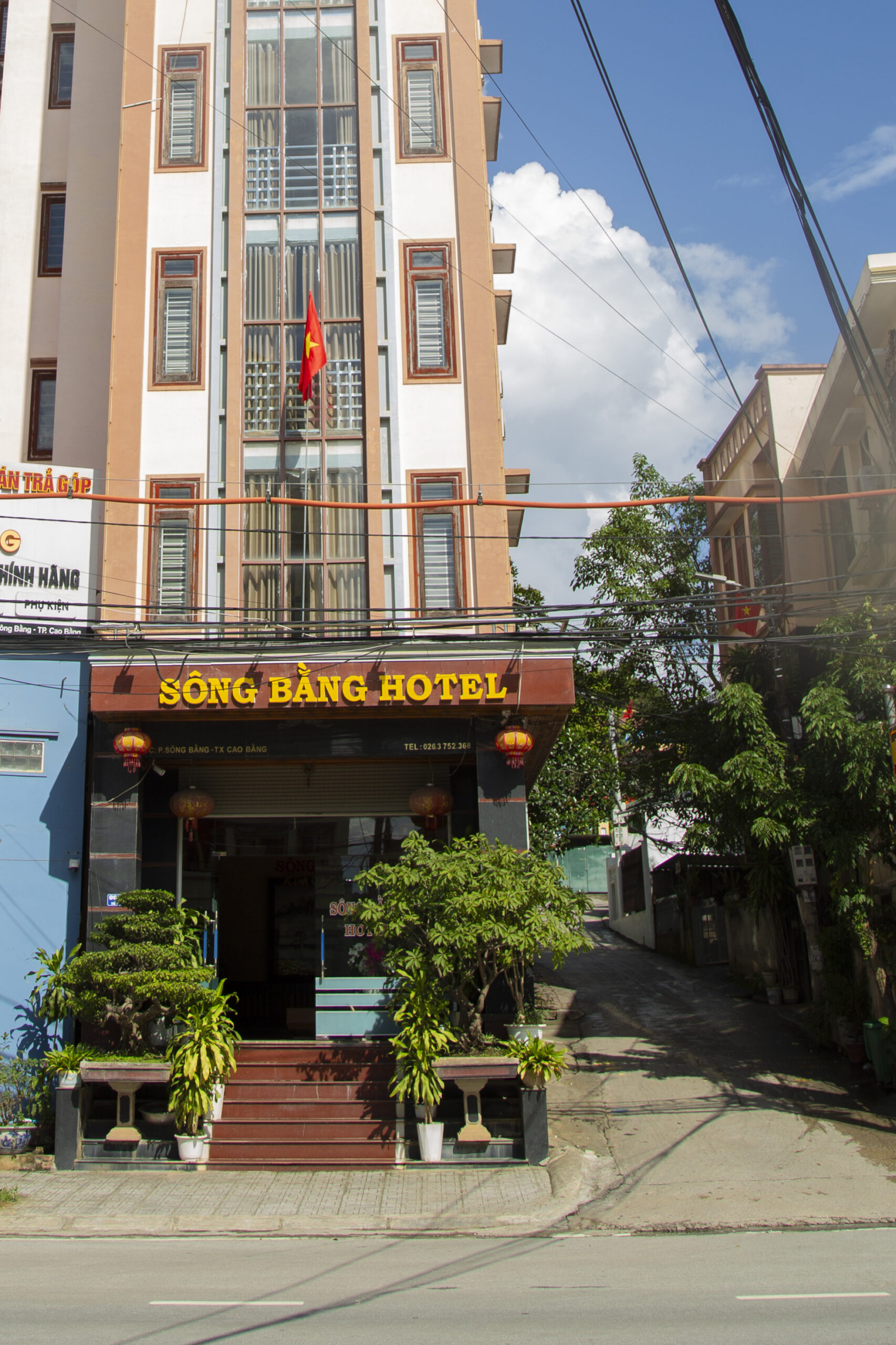 Sông bằng Hotel