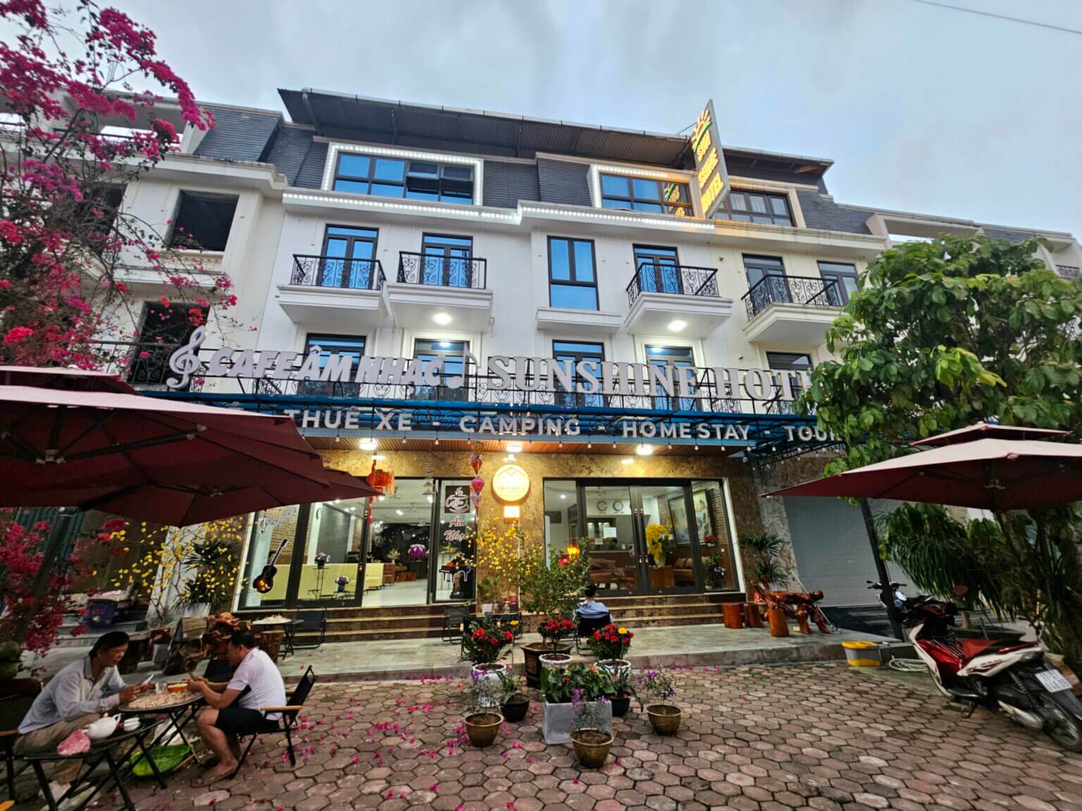 Sunshine Hotel