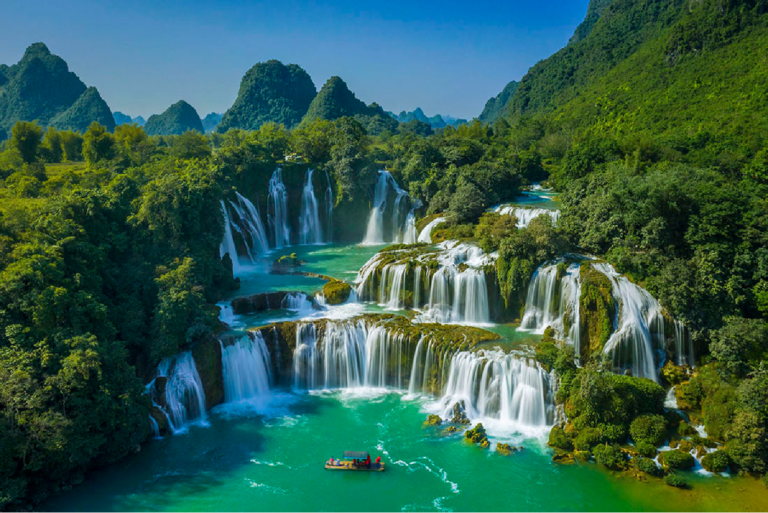 Bản Giốc mùa này đẹp nhất từ tháng 8 - 10
