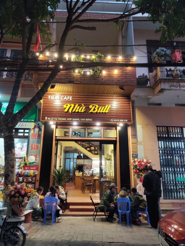 Tiệm Cafe Nhà Bull - Phường Thục Phán