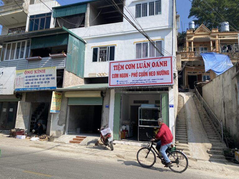 Tiệm Cơm Luân Oanh - Phường Nùng Trí Cao