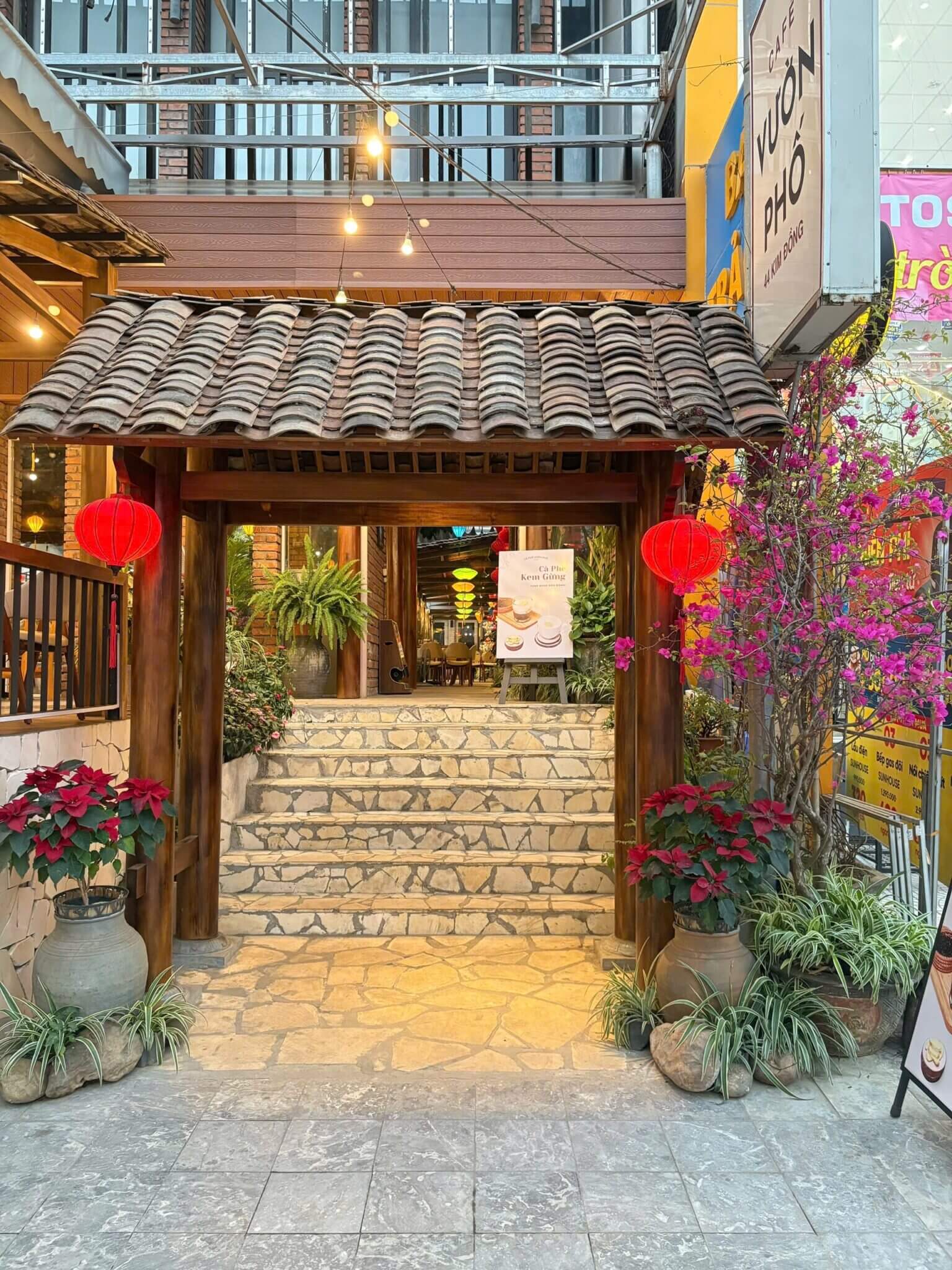Vườn Phố Cafe and Cocktails bar